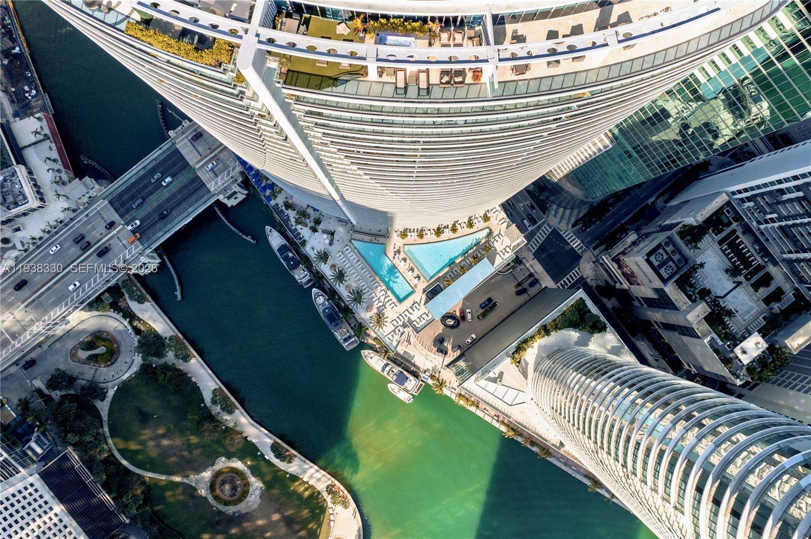 EPIC WEST - 200 Biscayne Blvd Way, Miami, FL 33131 | Picture 40