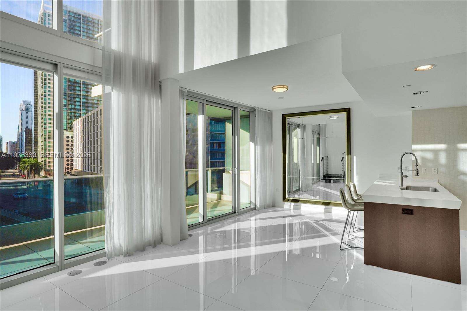EPIC WEST - 200 Biscayne Blvd Way, Miami, FL 33131 | Picture 7