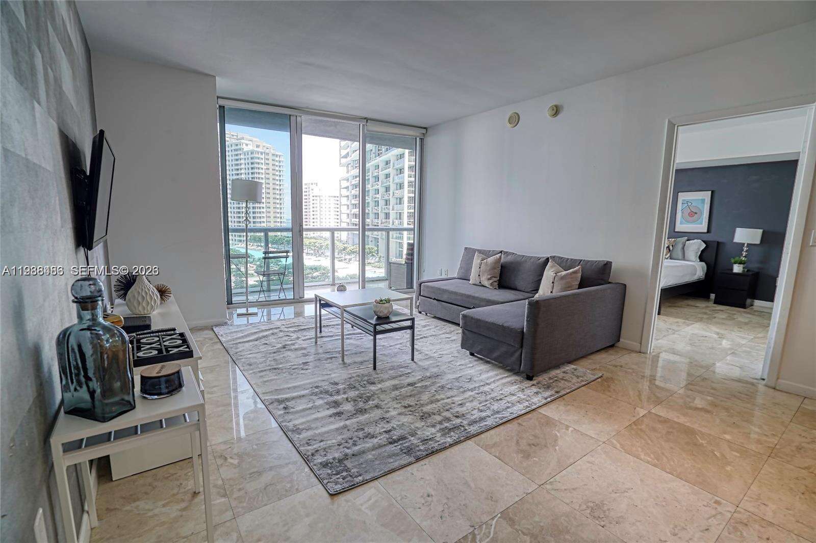 Icon Brickell 3 at 485 Brickell Ave, Miami, FL 33131 - For Sale photo 2