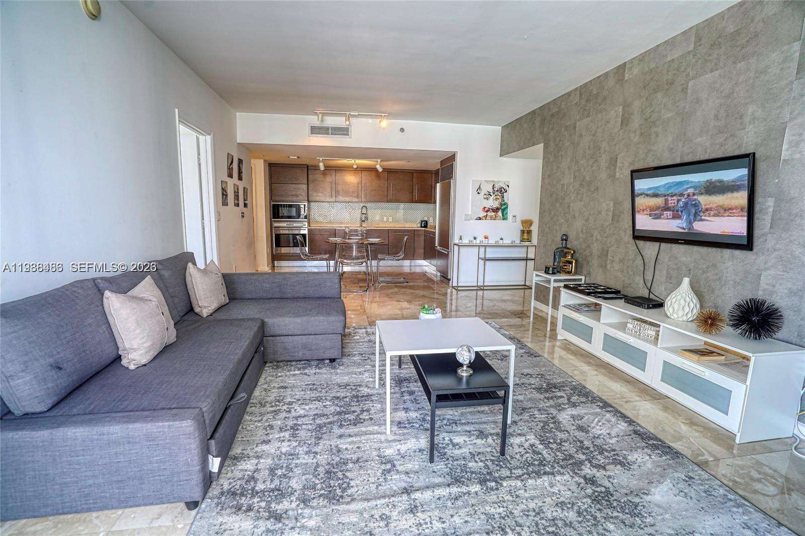 Icon Brickell 3 at 485 Brickell Ave, Miami, FL 33131 - For Sale photo 4
