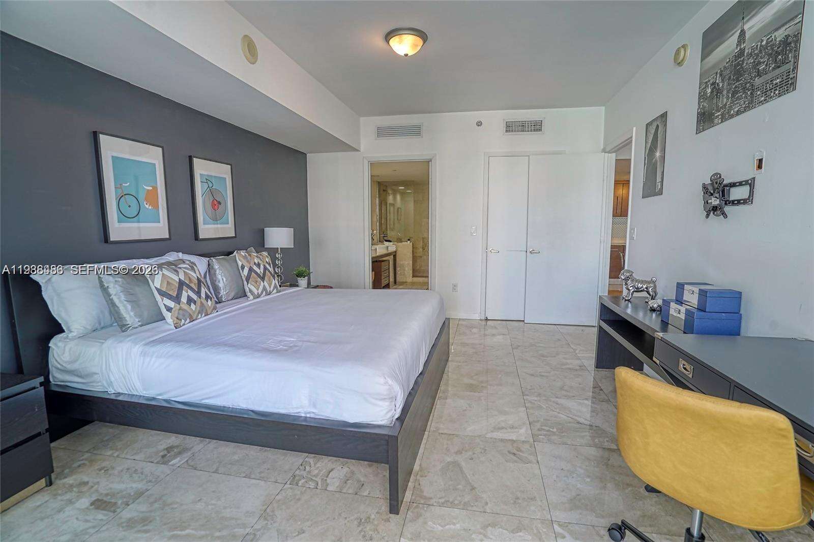 Icon Brickell 3 at 485 Brickell Ave, Miami, FL 33131 - For Sale photo 9