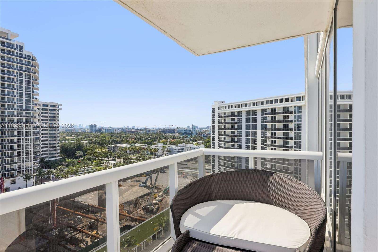HARBOUR HOUSE - 10275 Collins Ave, Bal Harbour, FL 33154 | Picture 13