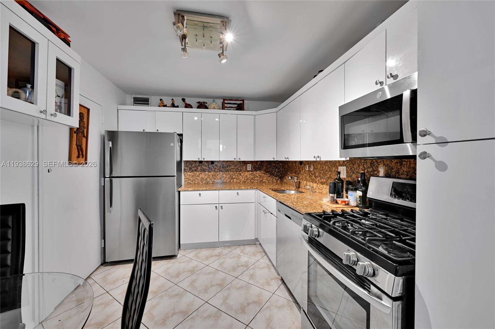 Parker Plaza at 2030 Ocean Dr, Hallandale Beach, FL 33009 - For Sale photo 13
