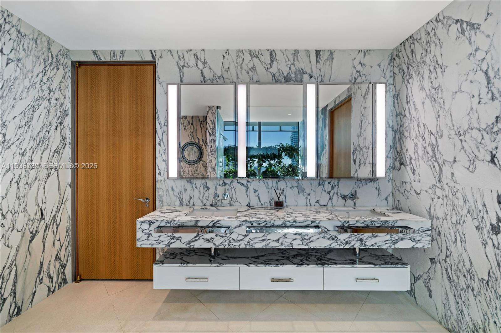 GLASS 120 - 120 Ocean Dr, Miami Beach, FL 33139 | Picture 20