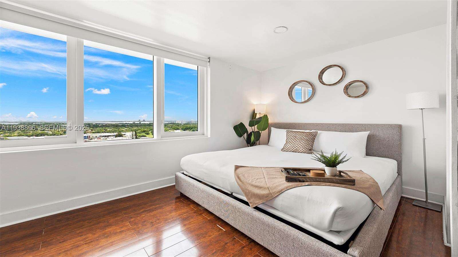 Roney Palace at 2301 Collins Ave, Miami Beach, FL 33139 - For Sale photo 2