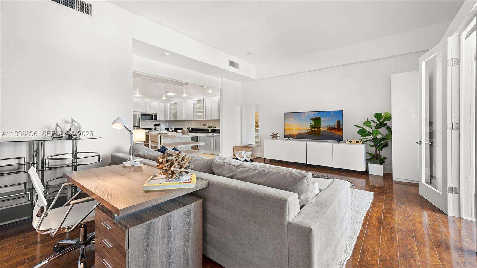Roney Palace at 2301 Collins Ave, Miami Beach, FL 33139 - For Sale photo 12