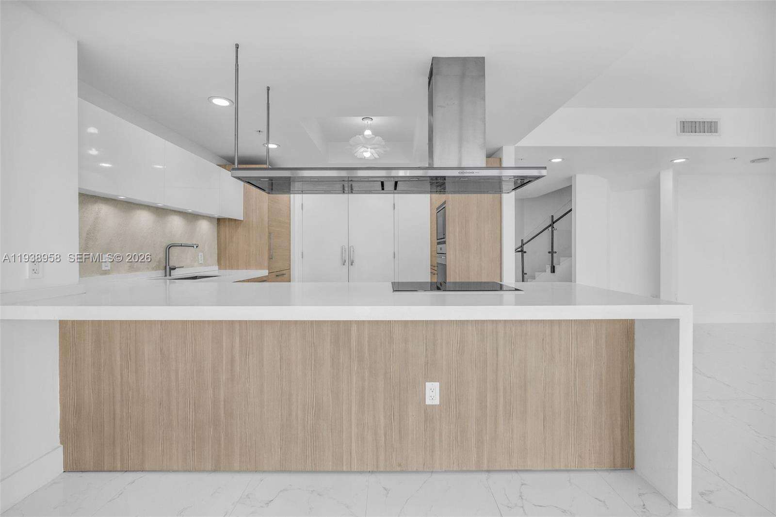 MARINA PALMS RESIDENCES SOUTH - 17111 Biscayne Blvd, North Miami Beach, FL 33160 | Picture 13