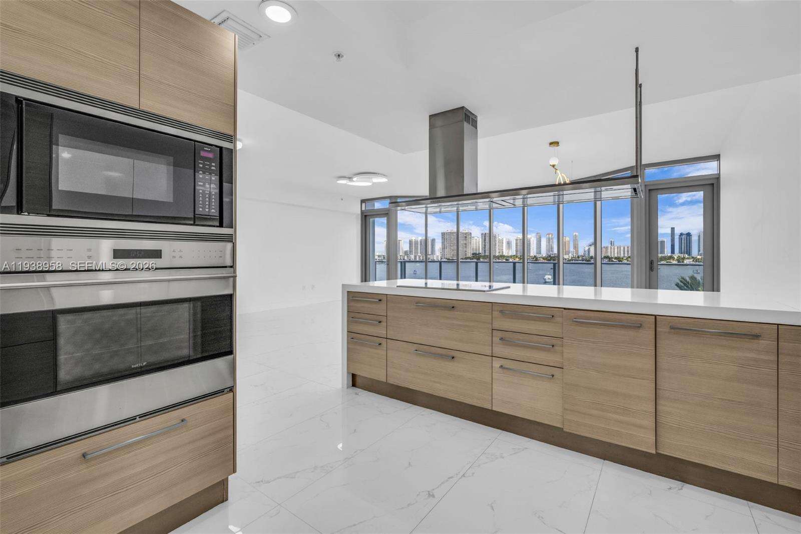 MARINA PALMS RESIDENCES SOUTH - 17111 Biscayne Blvd, North Miami Beach, FL 33160 | Picture 15