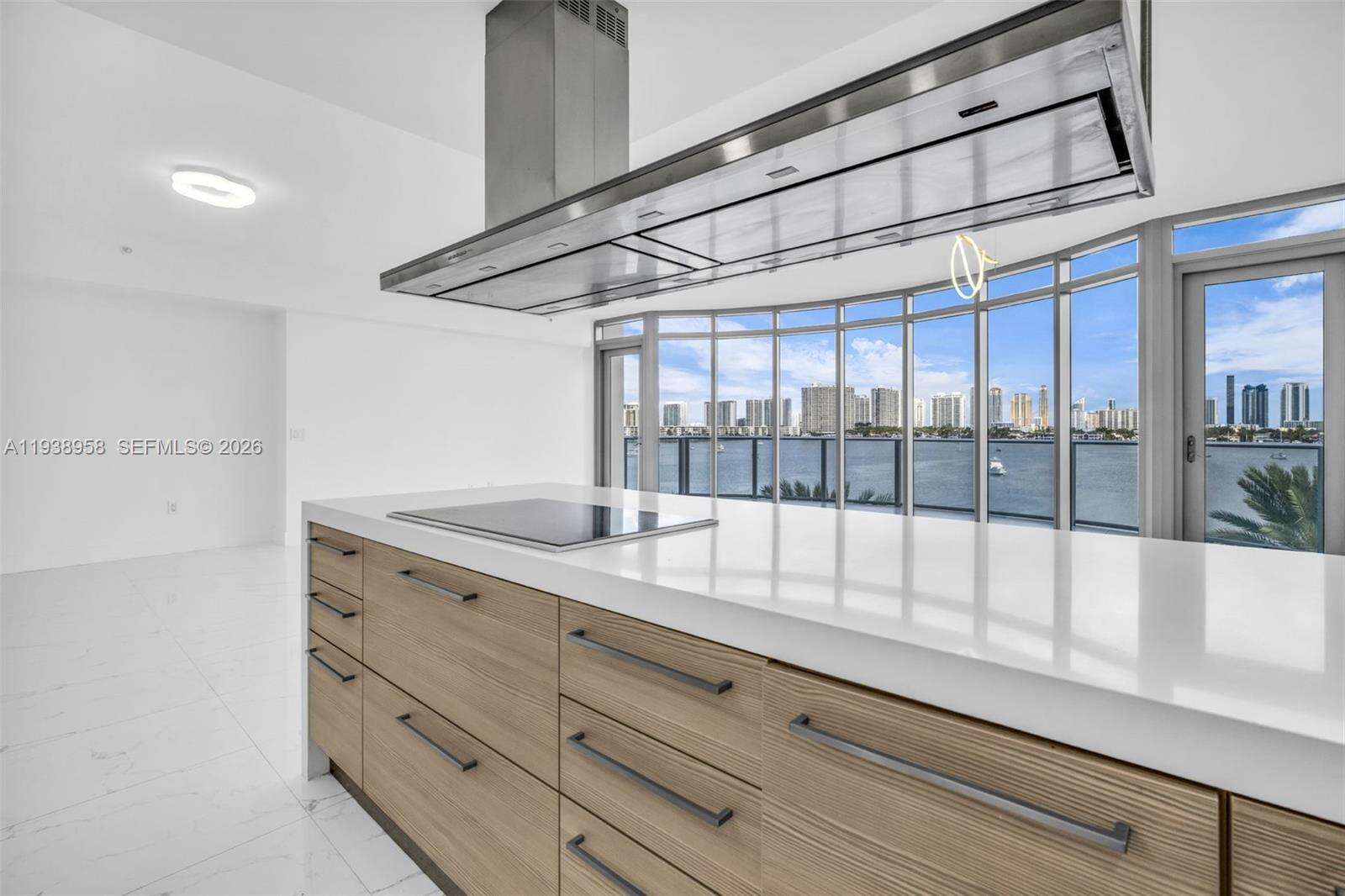 MARINA PALMS RESIDENCES SOUTH - 17111 Biscayne Blvd, North Miami Beach, FL 33160 | Picture 19