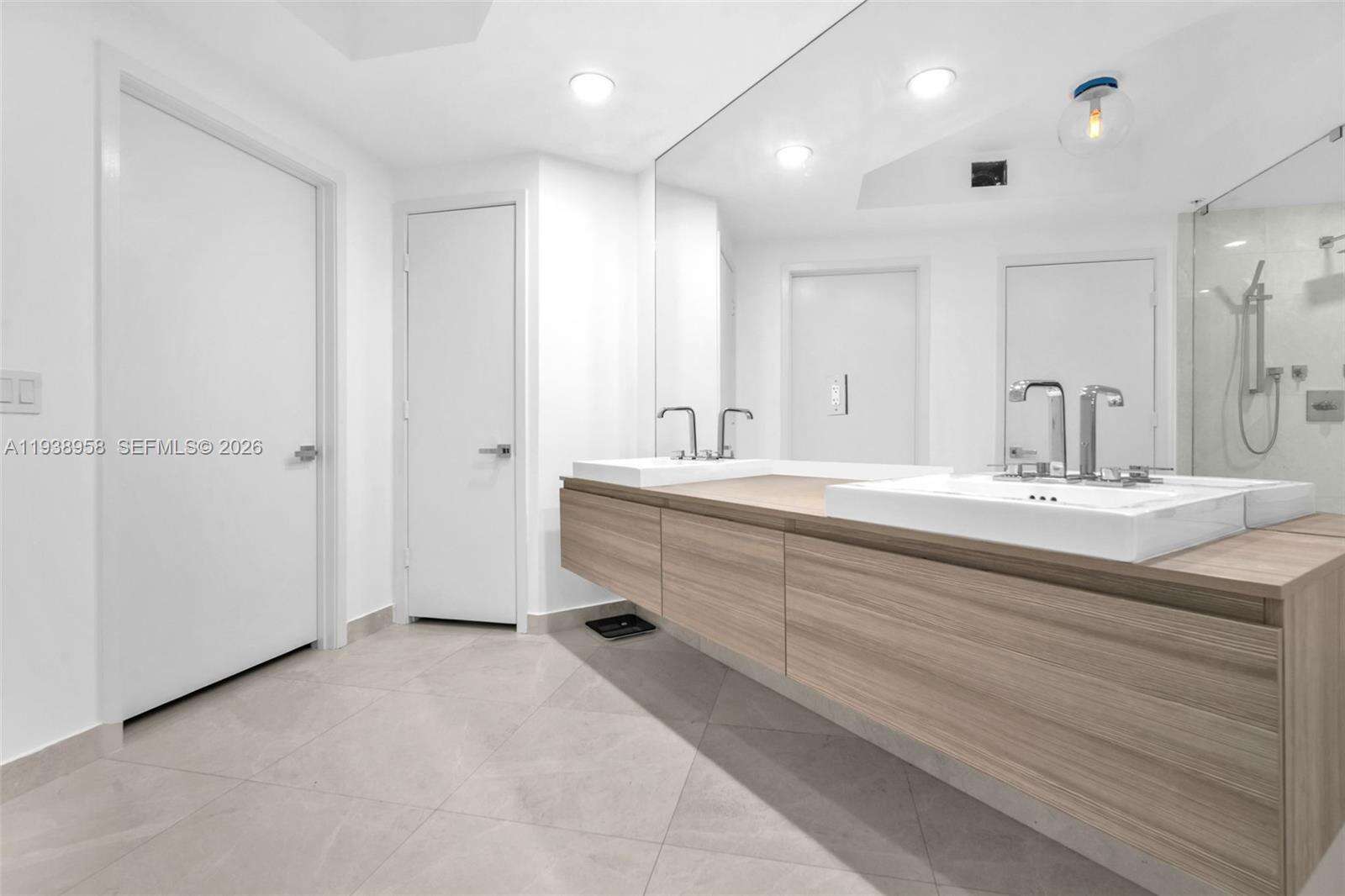 MARINA PALMS RESIDENCES SOUTH - 17111 Biscayne Blvd, North Miami Beach, FL 33160 | Picture 27