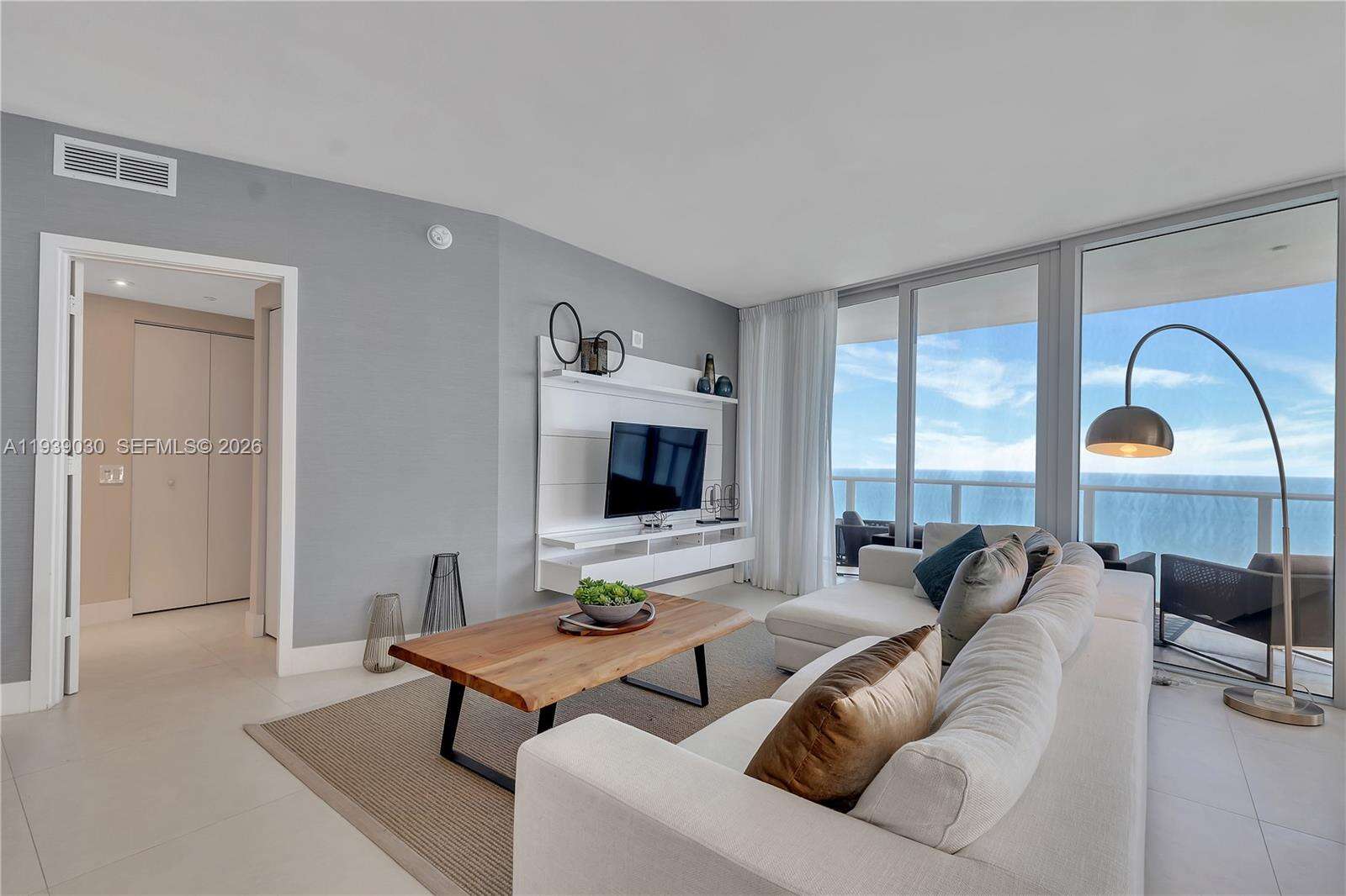 4111 SOUTH OCEAN DRIVE CONDO HOTEL - 4111 Ocean Dr, Hollywood, FL 33019 | Picture 2