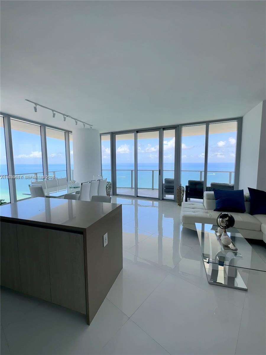 4111 SOUTH OCEAN DRIVE CONDO HOTEL - 4111 Ocean Dr, Hollywood, FL 33019 | Picture 4