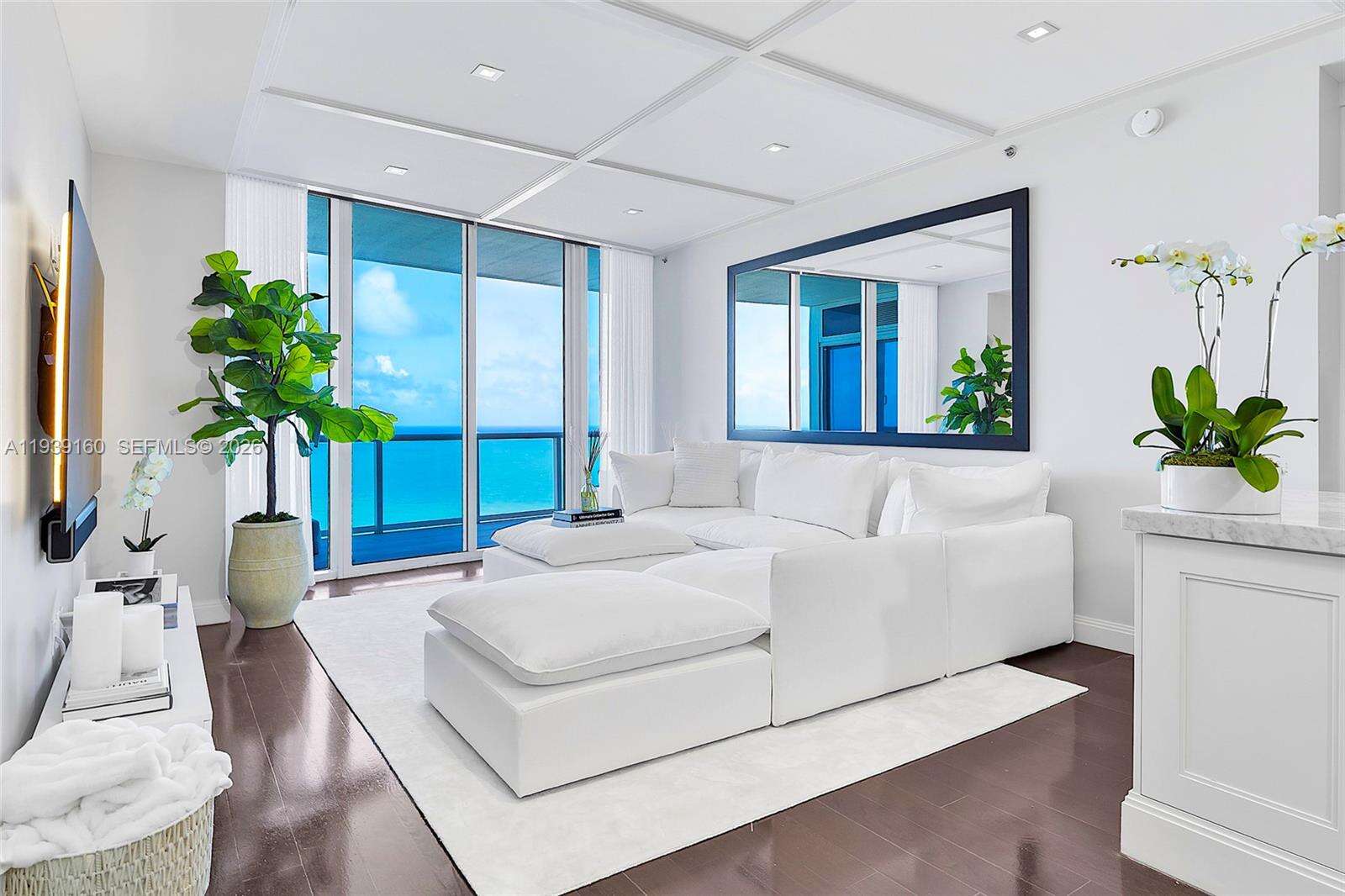 CONTINUUM ON SOUTH BEACH CONDO THE SOUTH TOWER - 100 Pointe Dr, Miami Beach, FL 33139 | Picture 2