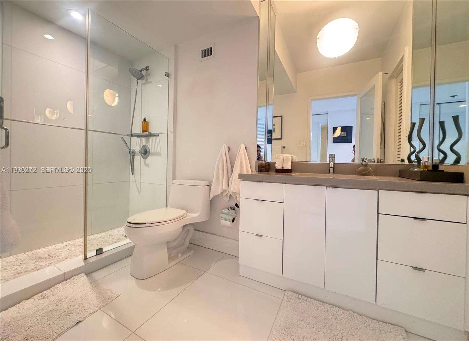Decoplage at 100 Lincoln Rd, Miami Beach, FL 33139 - For Sale photo 4