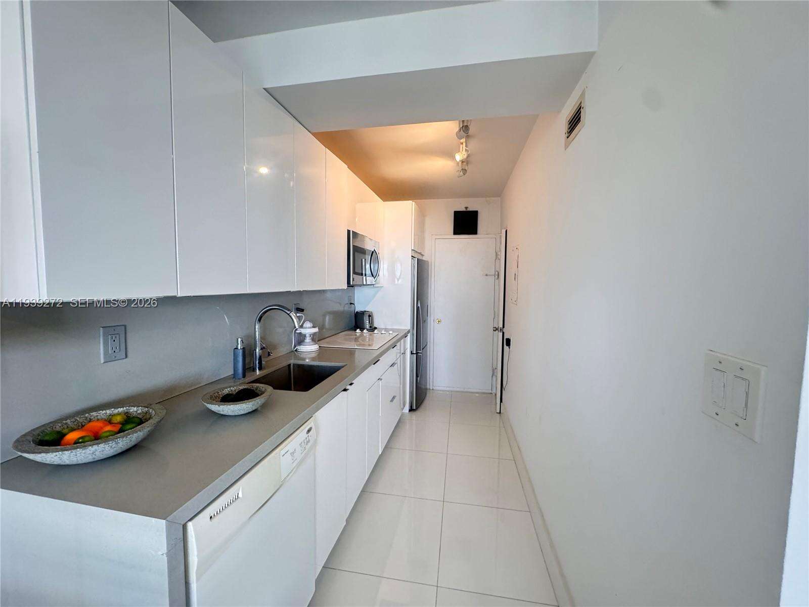 Decoplage at 100 Lincoln Rd, Miami Beach, FL 33139 - For Sale photo 5
