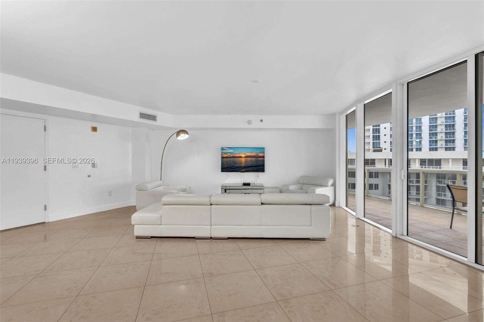 OCEAN FOUR - 17201 Collins Ave, Sunny Isles Beach, FL 33160 | Picture 15