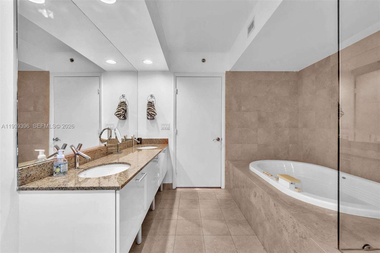 OCEAN FOUR - 17201 Collins Ave, Sunny Isles Beach, FL 33160 | Picture 33