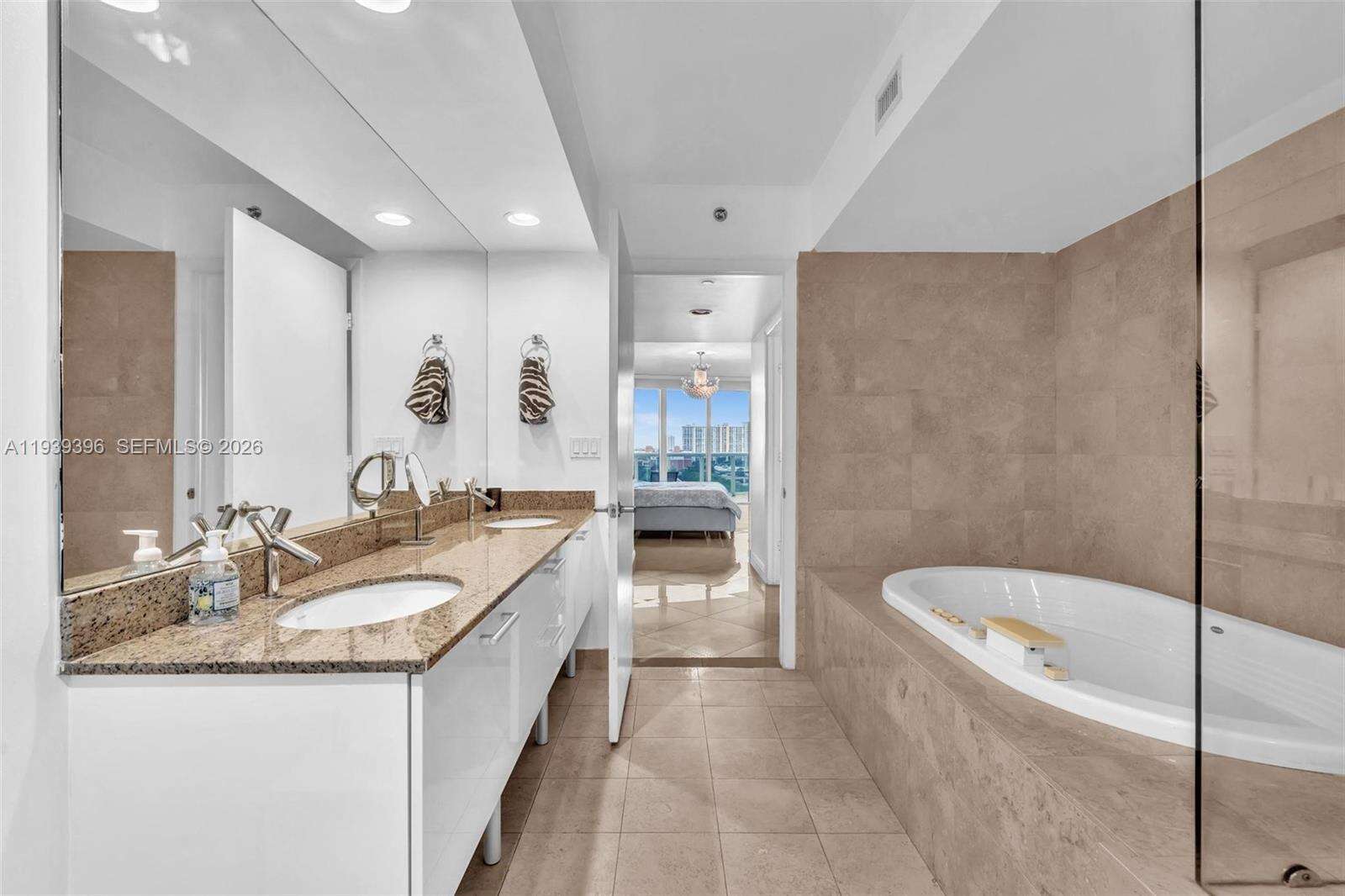 OCEAN FOUR - 17201 Collins Ave, Sunny Isles Beach, FL 33160 | Picture 34