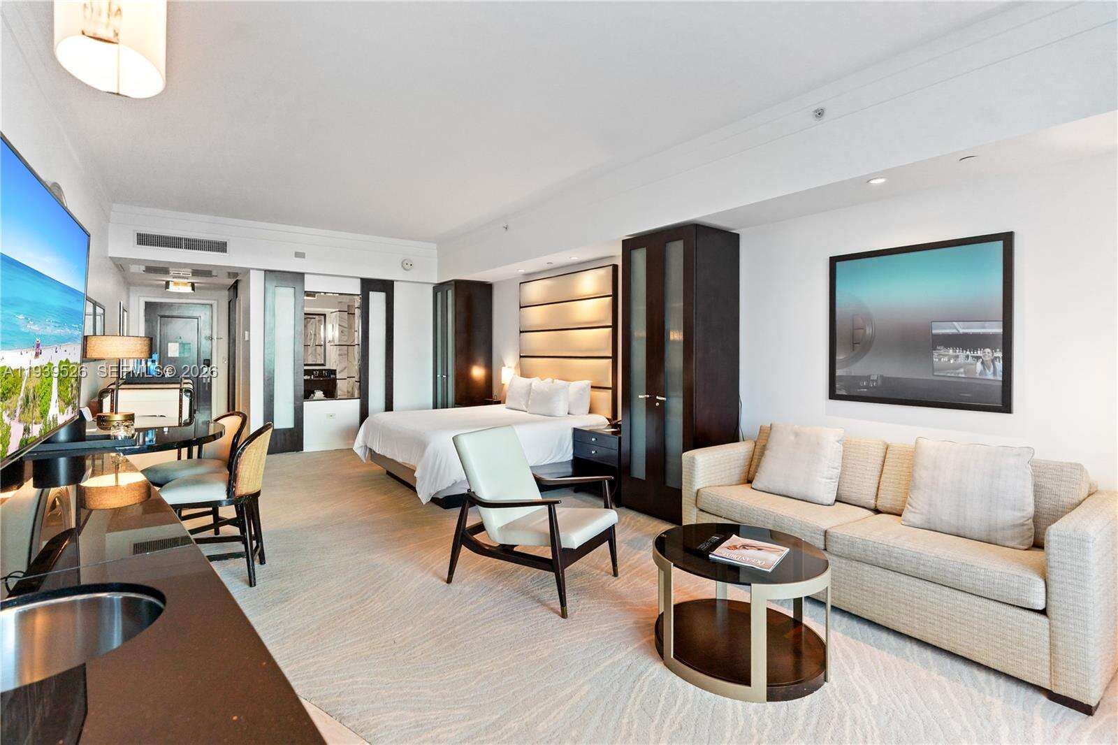 Fontainebleau 3 at 4391 Collins Ave, Miami Beach, FL 33140 - For Sale photo 8