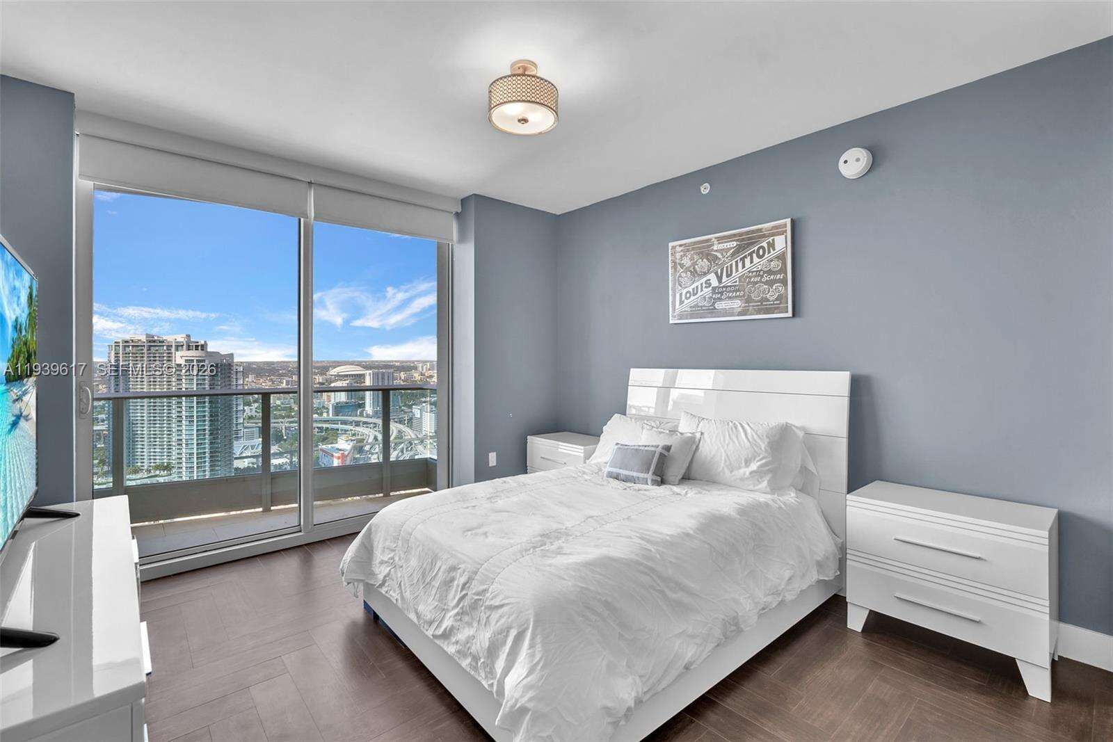 EPIC WEST - 200 Biscayne Blvd Way, Miami, FL 33131 | Picture 17