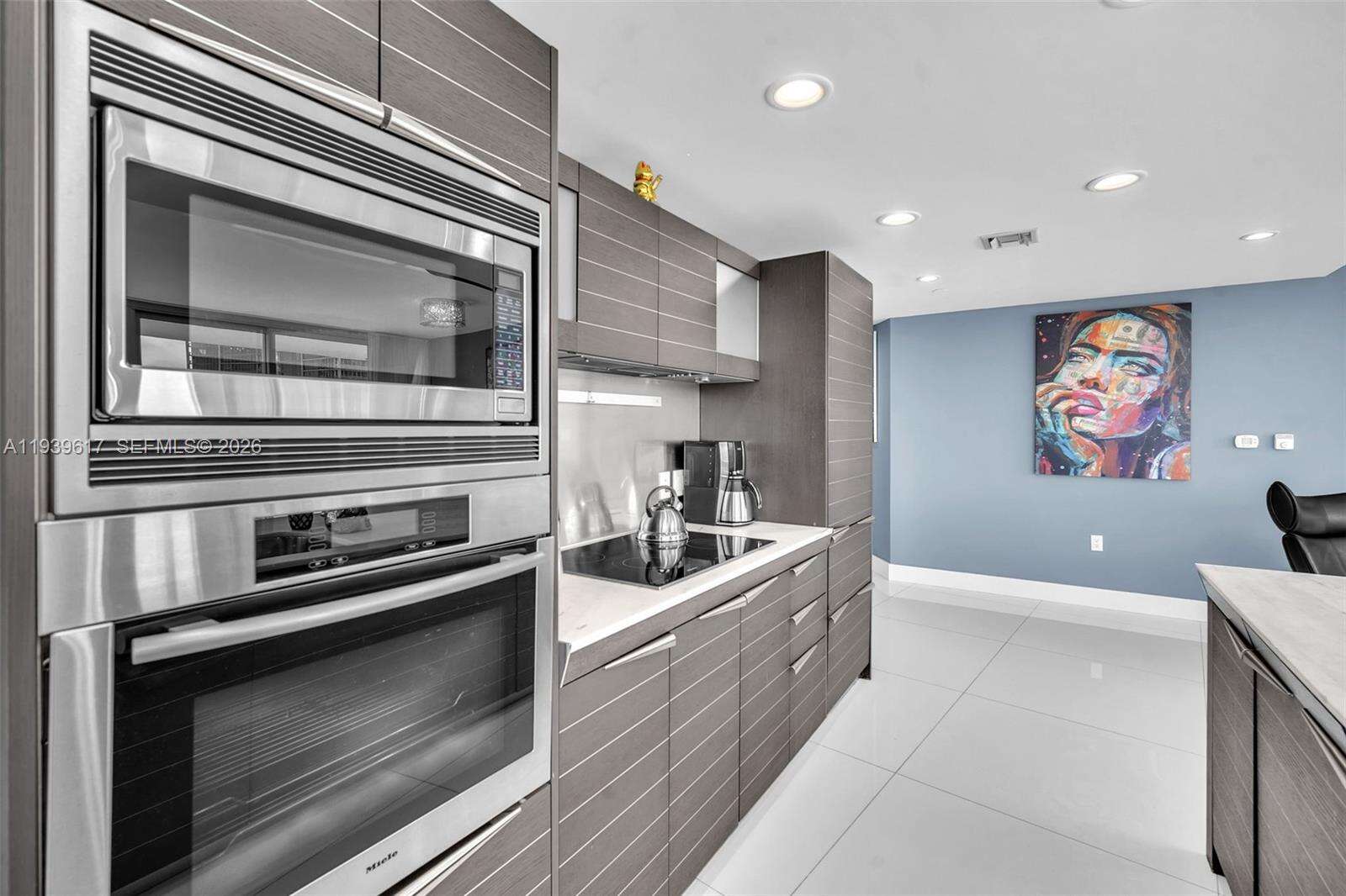 EPIC WEST - 200 Biscayne Blvd Way, Miami, FL 33131 | Picture 10