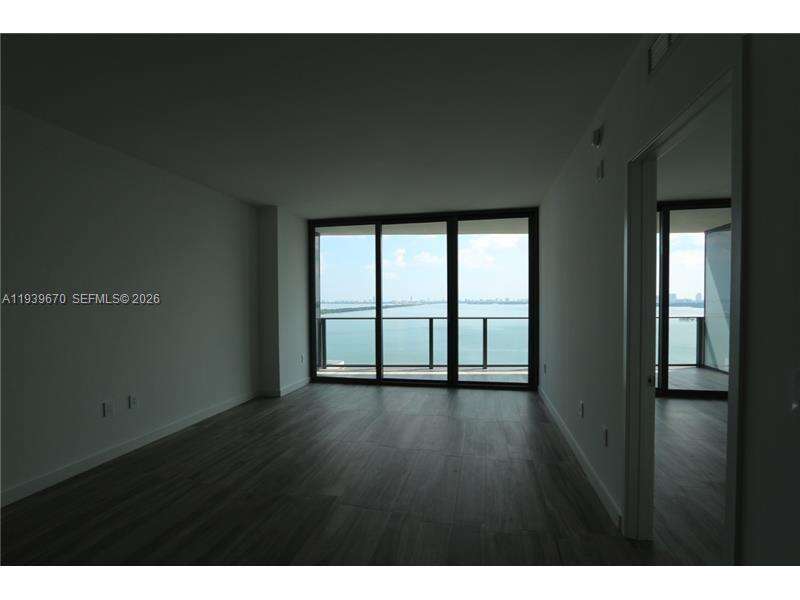 Icon Bay at 460 28 St, Miami, FL 33137 - For Sale photo 2