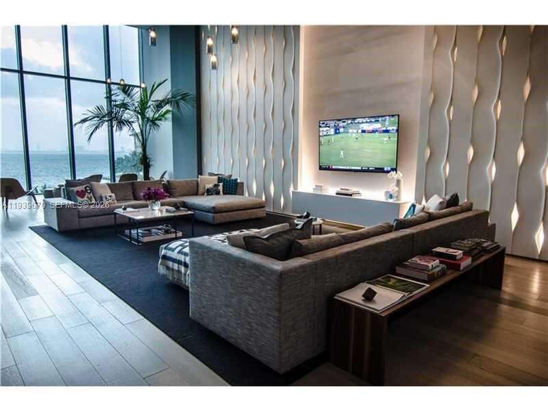 Icon Bay at 460 28 St, Miami, FL 33137 - For Sale photo 20