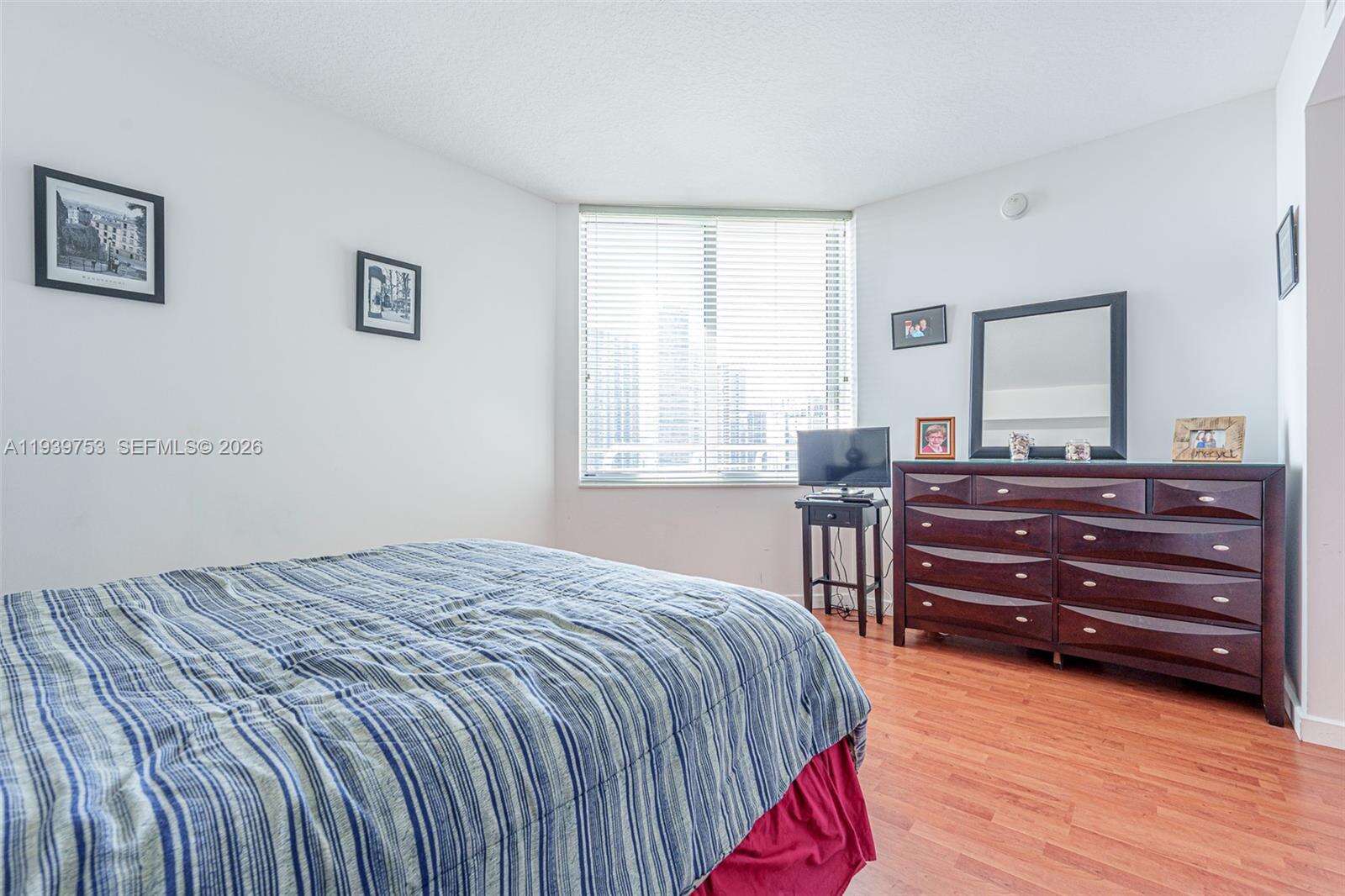 One Miami East at 335 Biscayne Blvd, Miami, FL 33131 - For Sale photo 13