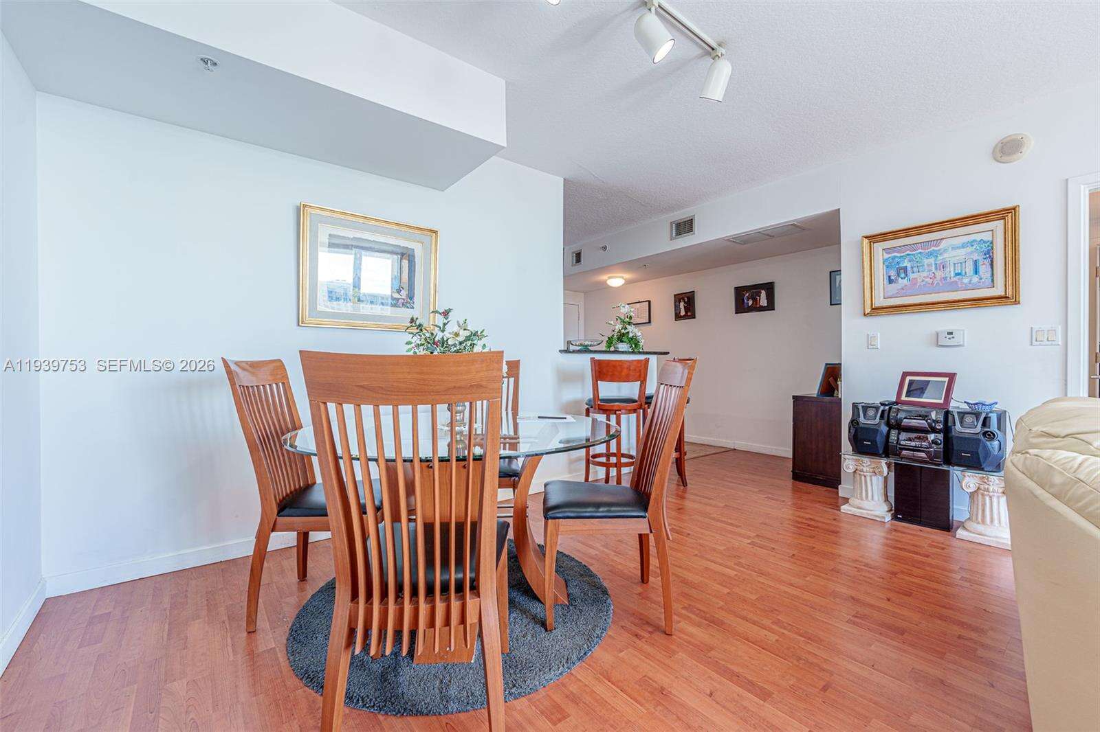 One Miami East at 335 Biscayne Blvd, Miami, FL 33131 - For Sale photo 20