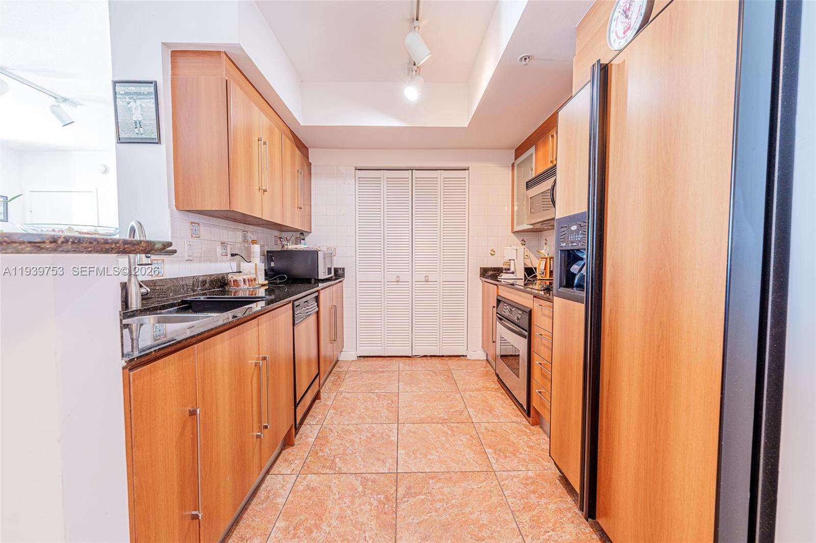 One Miami East at 335 Biscayne Blvd, Miami, FL 33131 - For Sale photo 26