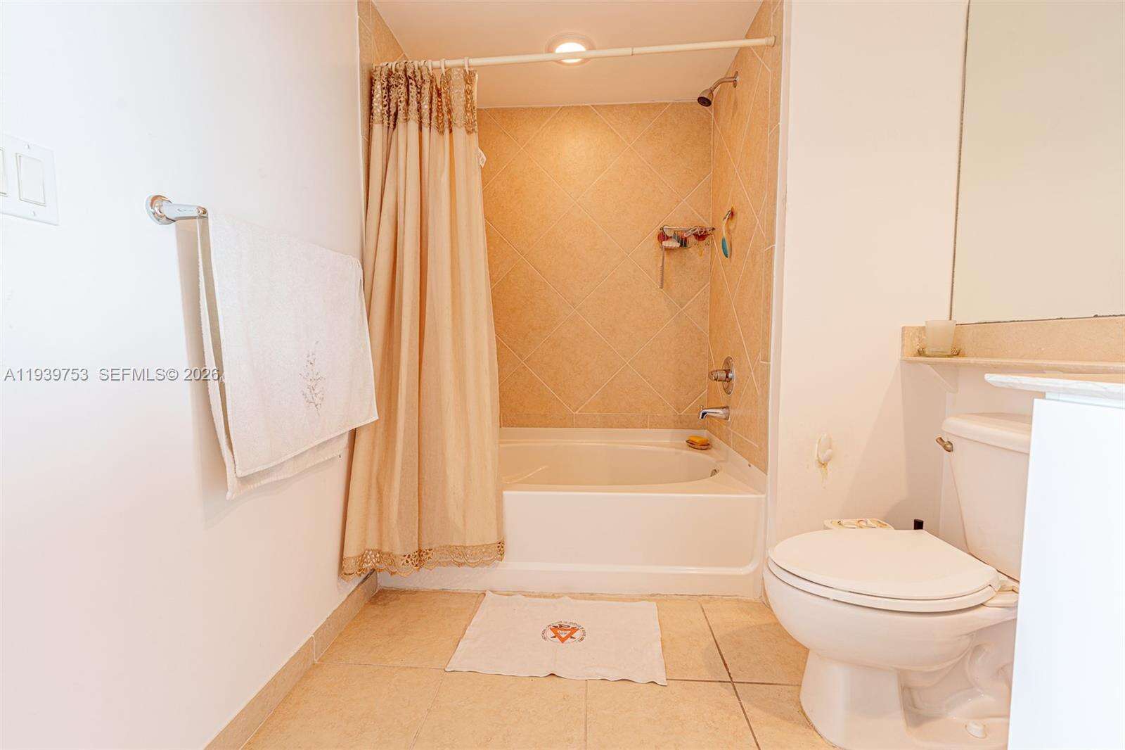 One Miami East at 335 Biscayne Blvd, Miami, FL 33131 - For Sale photo 7