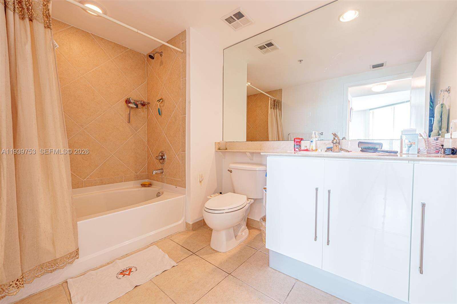 One Miami East at 335 Biscayne Blvd, Miami, FL 33131 - For Sale photo 8