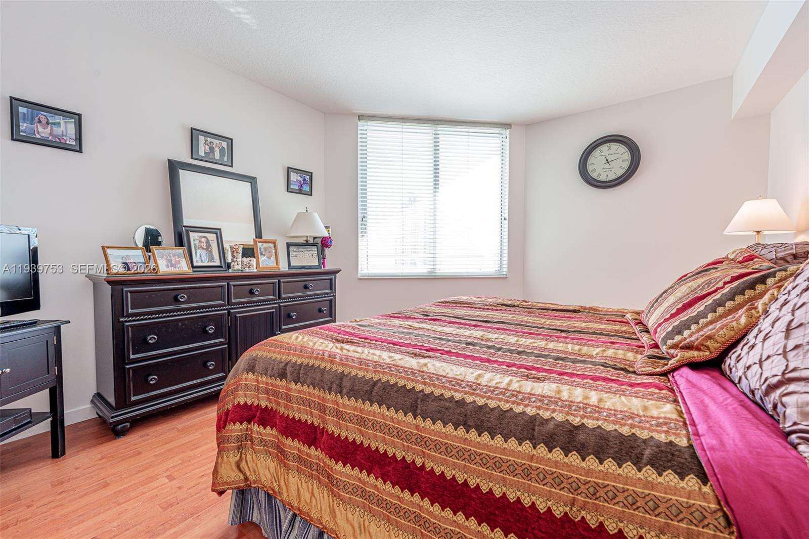 One Miami East at 335 Biscayne Blvd, Miami, FL 33131 - For Sale photo 10