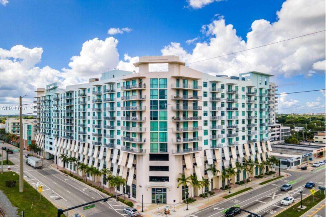 Hollywood Station Res Condos for Sale & Rent | Picture 1