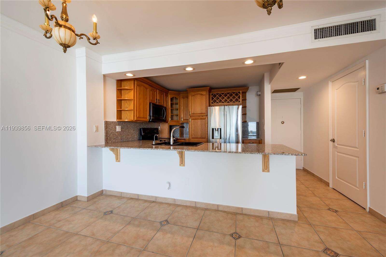 Sea Air Towers at 3725 Ocean Dr, Hollywood, FL 33019 - For Sale photo 4