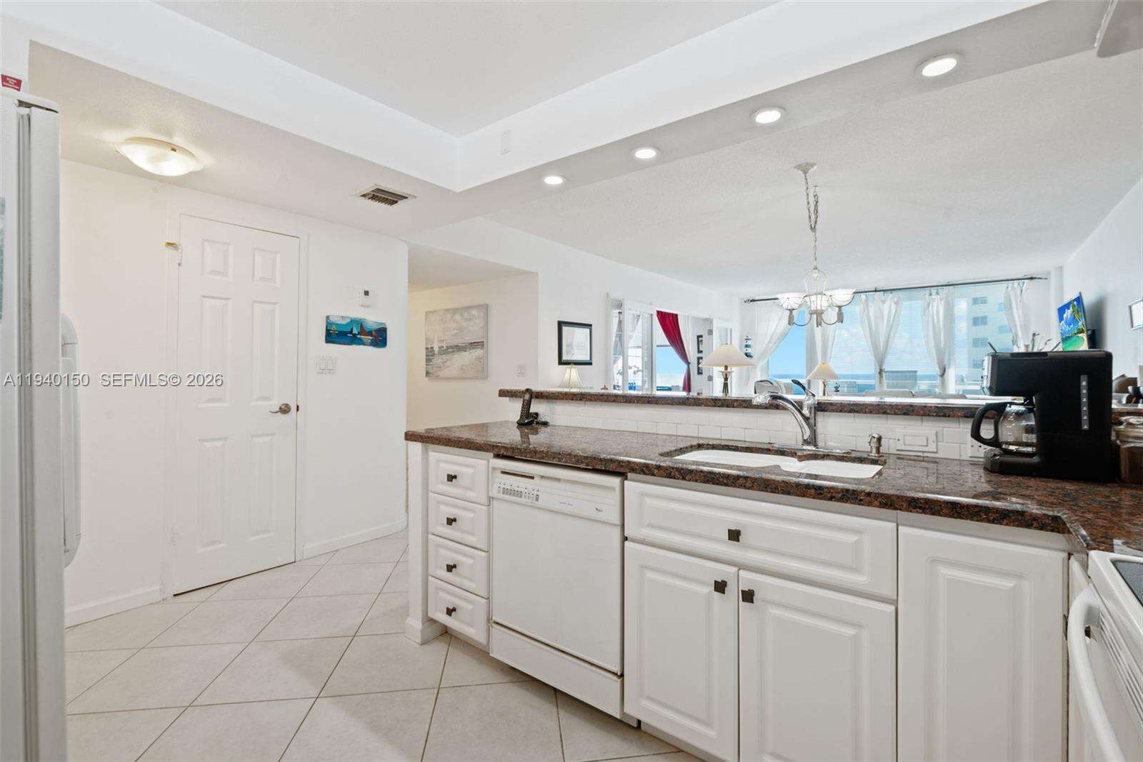 Sea Air Towers at 3725 Ocean Dr, Hollywood, FL 33019 - For Sale photo 11