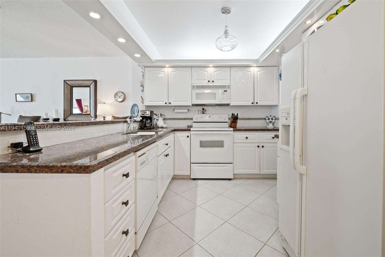 Sea Air Towers at 3725 Ocean Dr, Hollywood, FL 33019 - For Sale photo 12