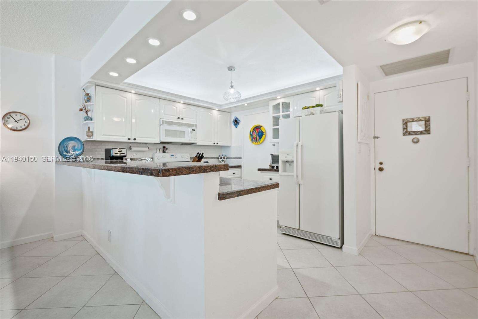 Sea Air Towers at 3725 Ocean Dr, Hollywood, FL 33019 - For Sale photo 14