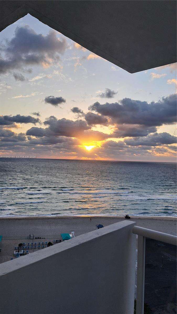 Sea Air Towers at 3725 Ocean Dr, Hollywood, FL 33019 - For Sale photo 6