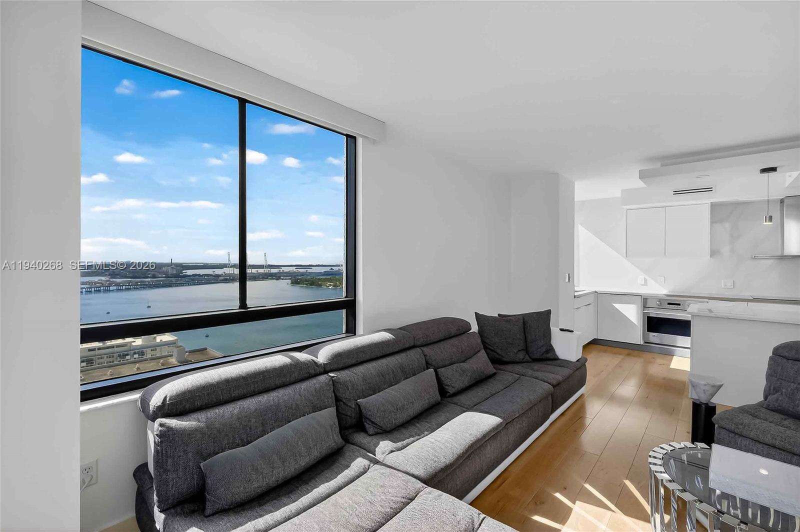 THE WAVERLY AT SOUTH BEACH - 1330 W Ave, Miami Beach, FL 33139 | Picture 2