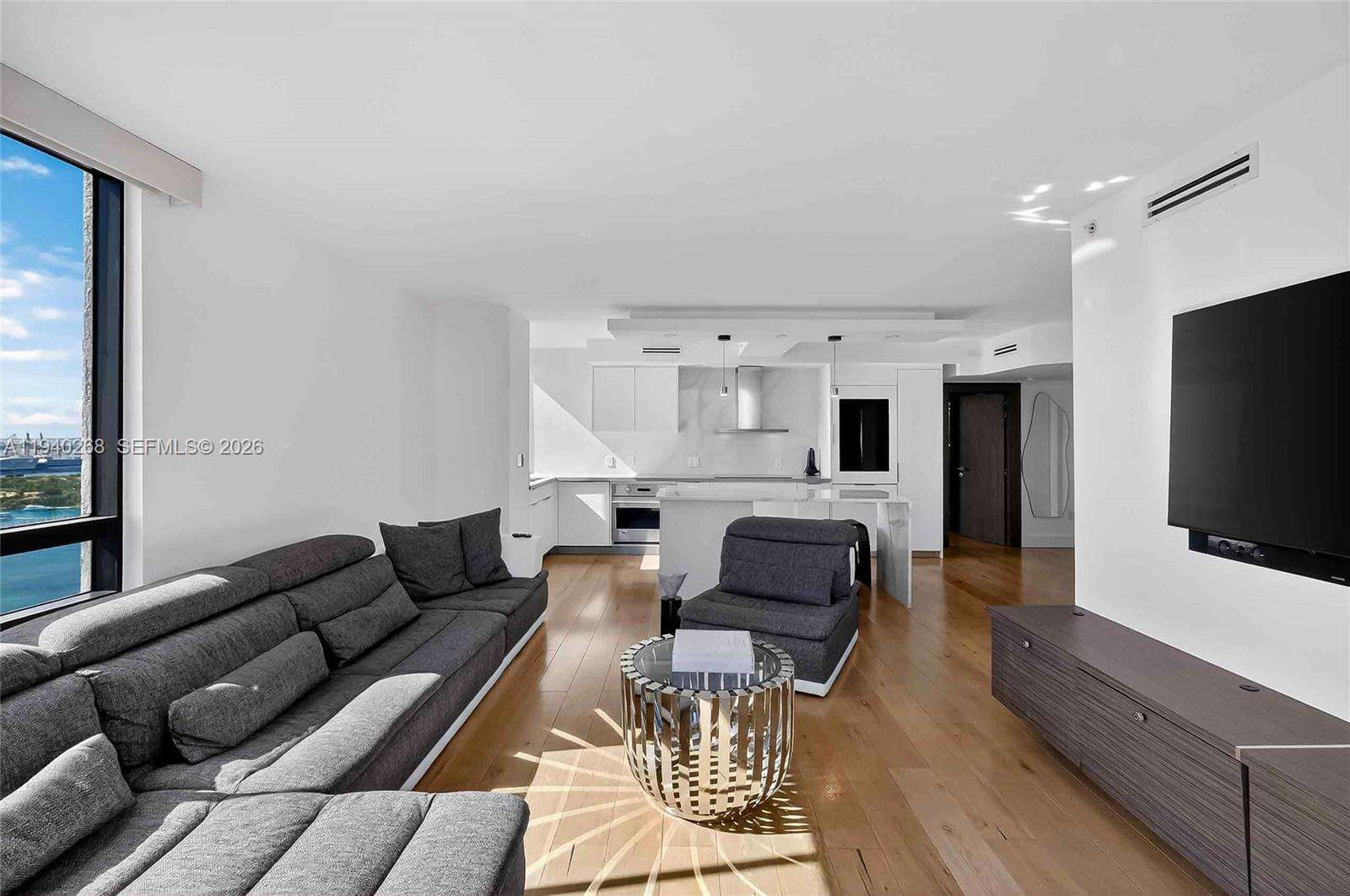 THE WAVERLY AT SOUTH BEACH - 1330 W Ave, Miami Beach, FL 33139 | Picture 4