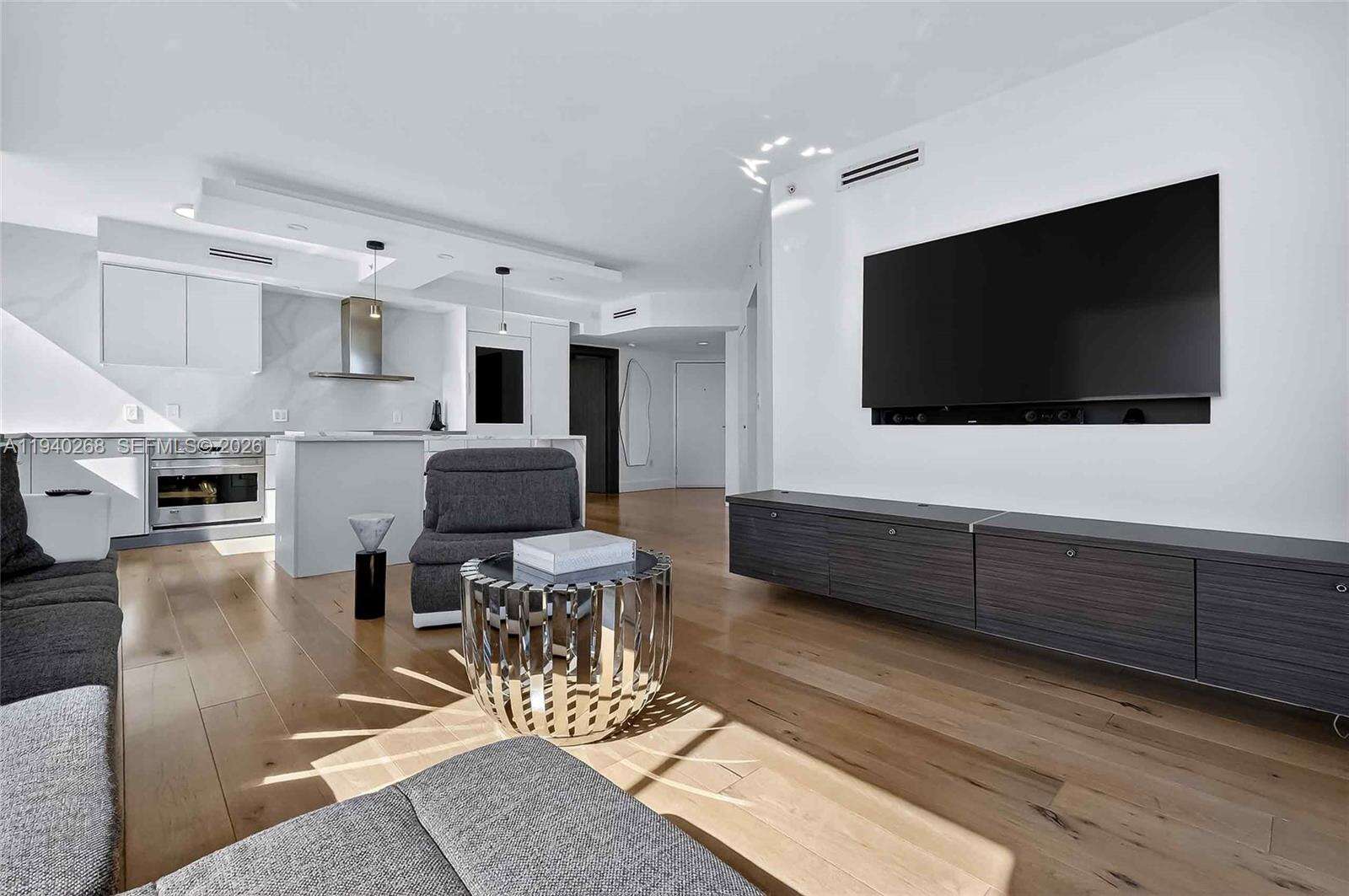 THE WAVERLY AT SOUTH BEACH - 1330 W Ave, Miami Beach, FL 33139 | Picture 6