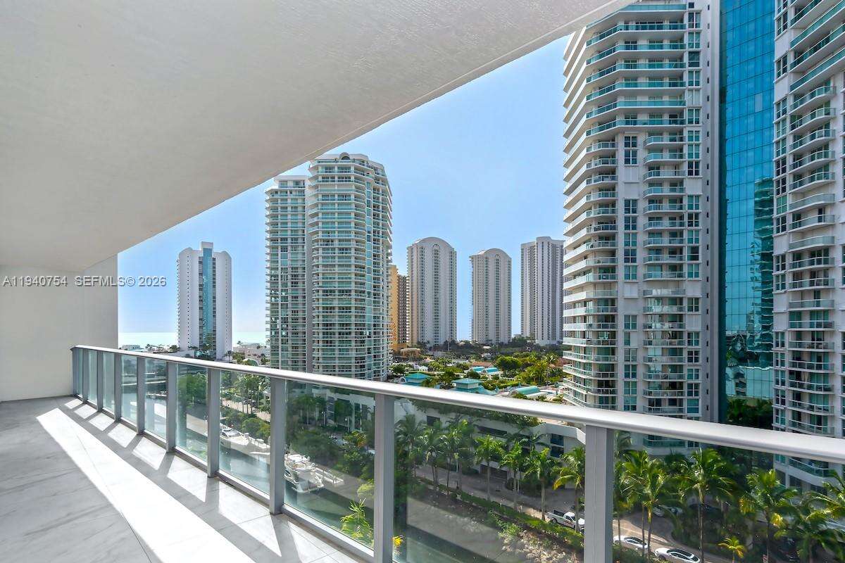 PARQUE TOWERS - 300 Sunny Isles Blvd, Sunny Isles Beach, FL 33160 | Picture 2