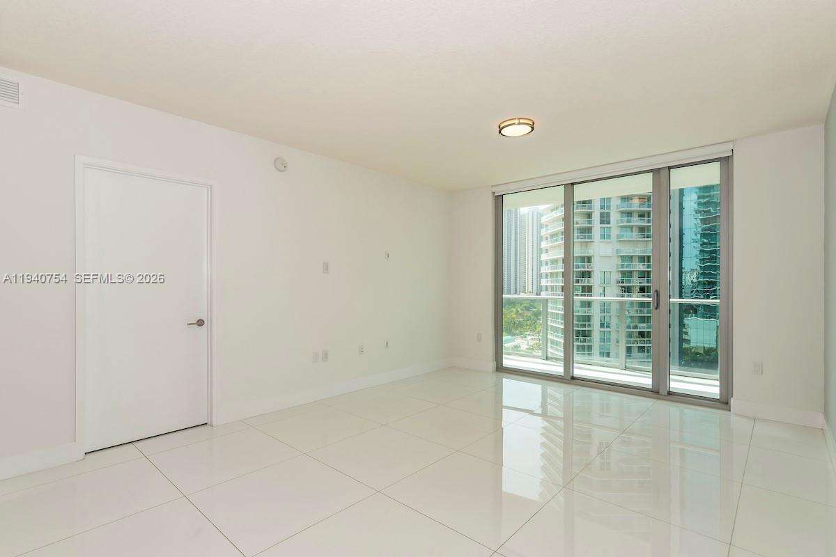PARQUE TOWERS - 300 Sunny Isles Blvd, Sunny Isles Beach, FL 33160 | Picture 12