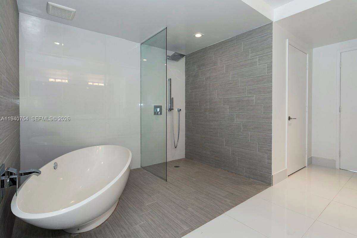 PARQUE TOWERS - 300 Sunny Isles Blvd, Sunny Isles Beach, FL 33160 | Picture 13