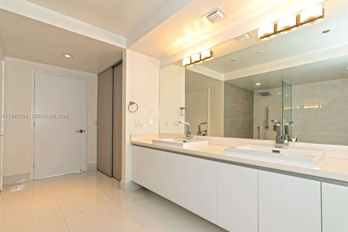 PARQUE TOWERS - 300 Sunny Isles Blvd, Sunny Isles Beach, FL 33160 | Picture 16
