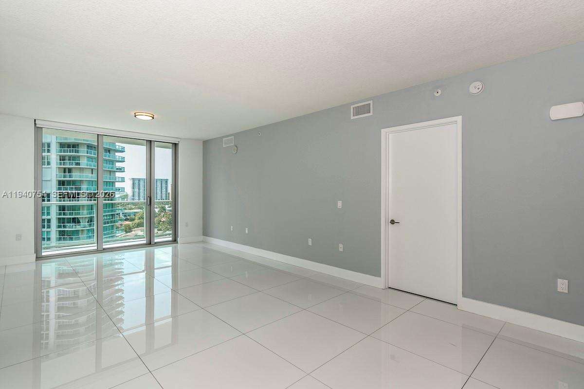 PARQUE TOWERS - 300 Sunny Isles Blvd, Sunny Isles Beach, FL 33160 | Picture 9