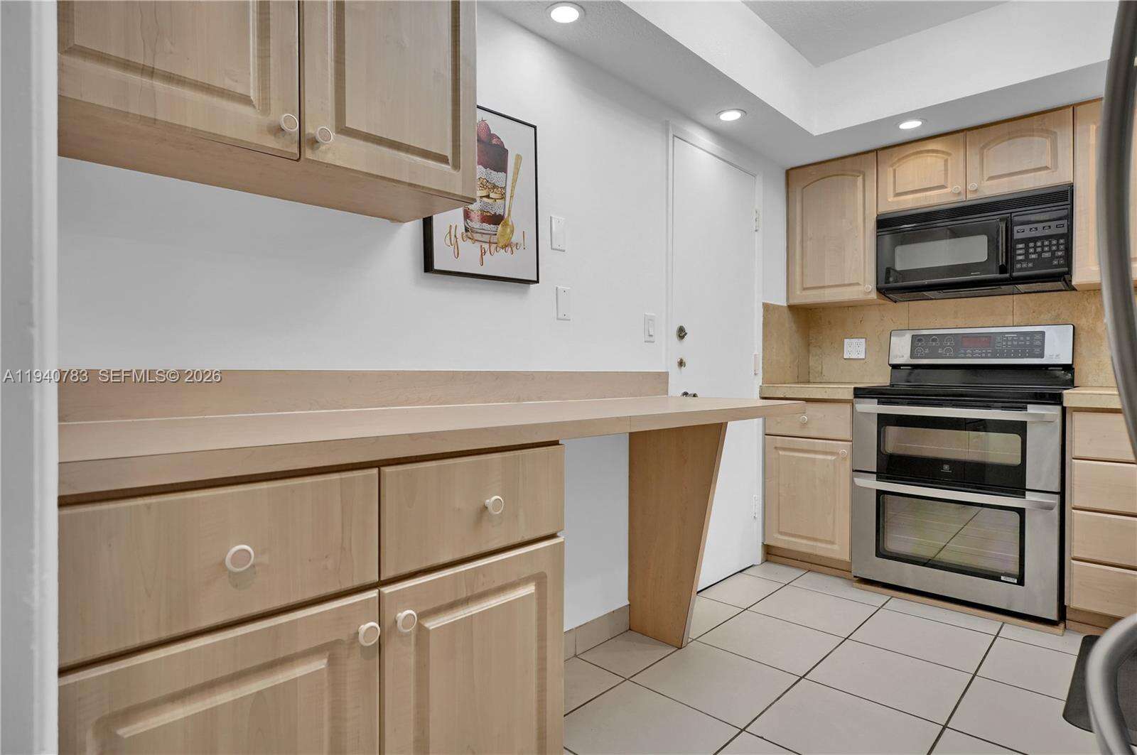 The Carriage Club North at 5005 Collins Ave, Miami Beach, FL 33140 - For Sale photo 29