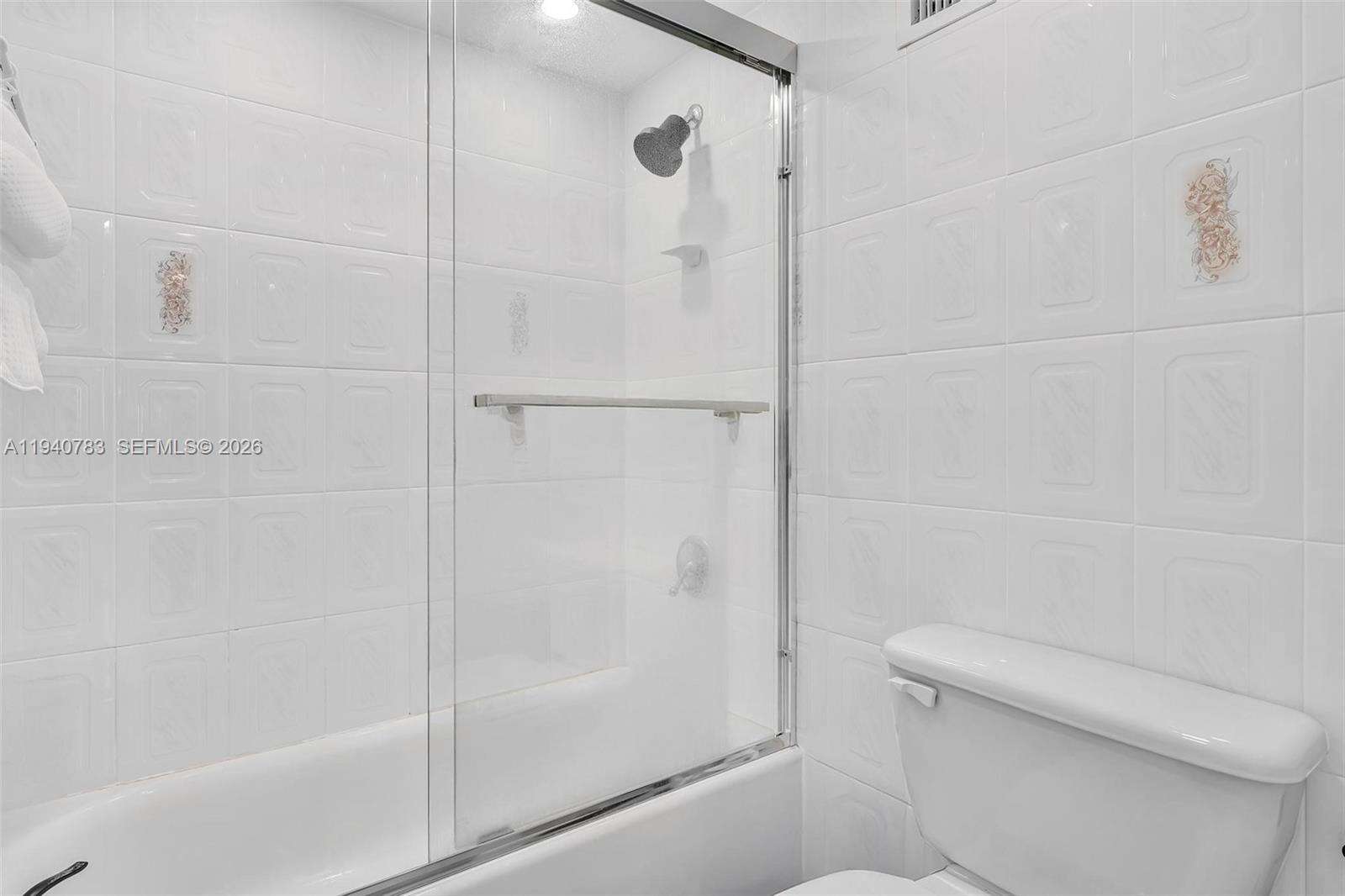The Carriage Club North at 5005 Collins Ave, Miami Beach, FL 33140 - For Sale photo 7