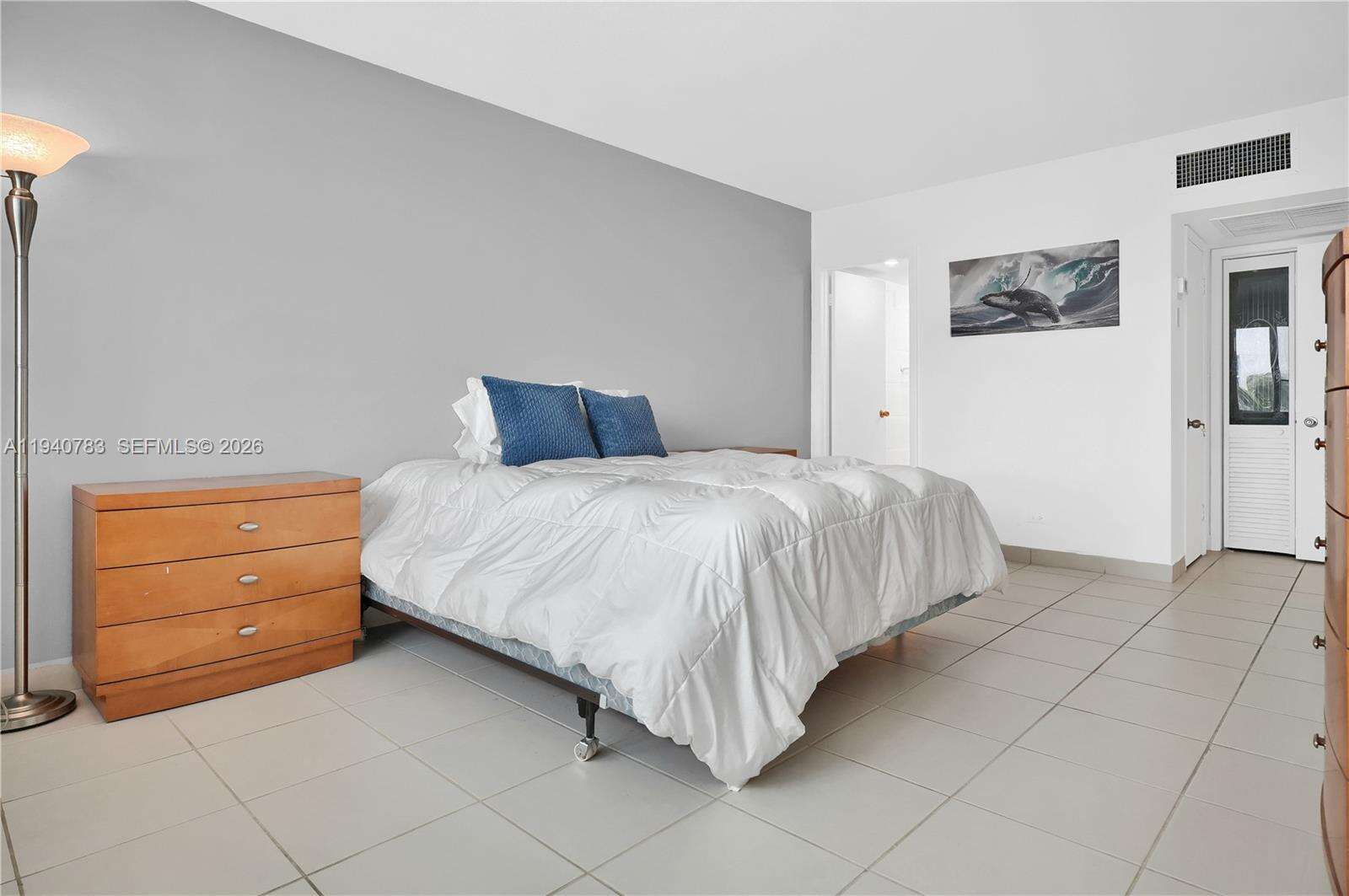 The Carriage Club North at 5005 Collins Ave, Miami Beach, FL 33140 - For Sale photo 8